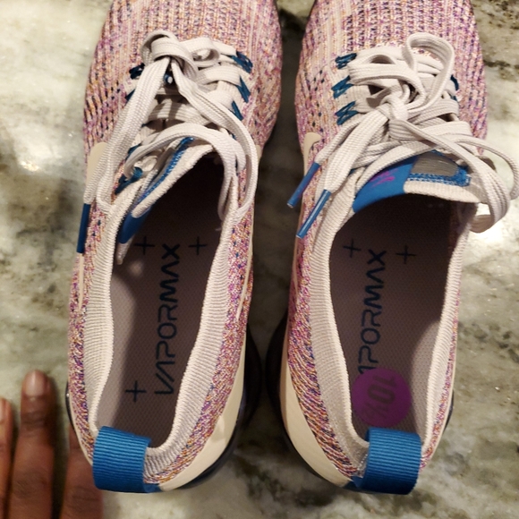 **SOLD**Vapormax flyknit - Picture 9 of 9